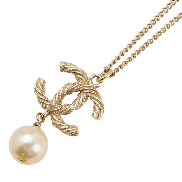 Pre Loved chanel Women metallic | gold Necklaces - Picture 1 of 6
